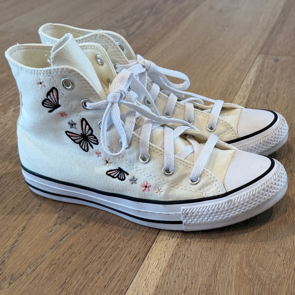 Converse Kids Cream High-Top Sneakers with Pink Butterfly Embroidery